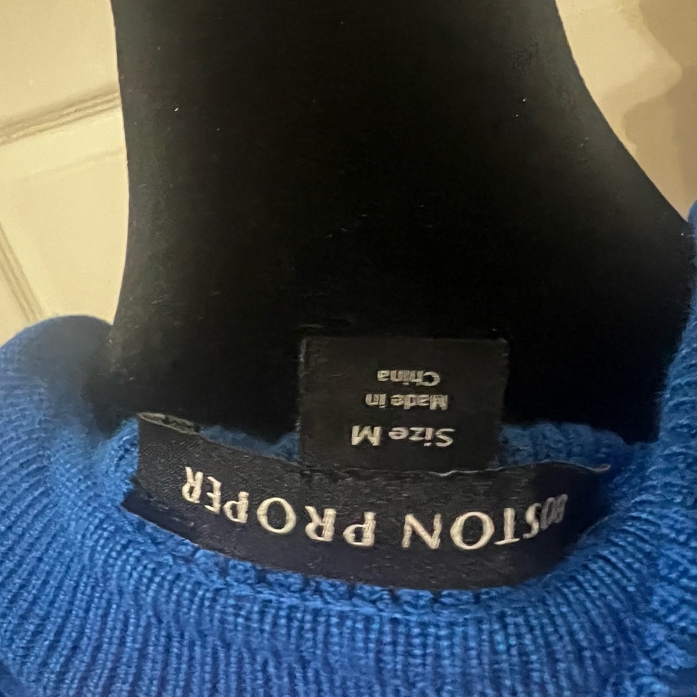 Blue Ribbed Sleeveless Top with Zipper - Picture 3 of 3